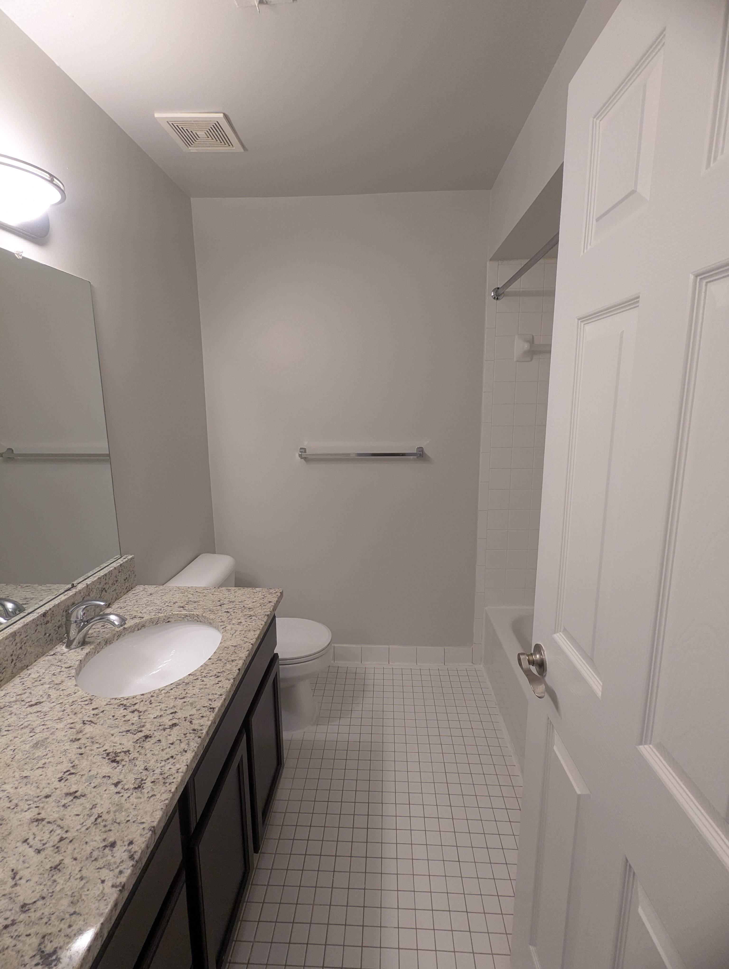 Lakeside Village Apartments Image 98