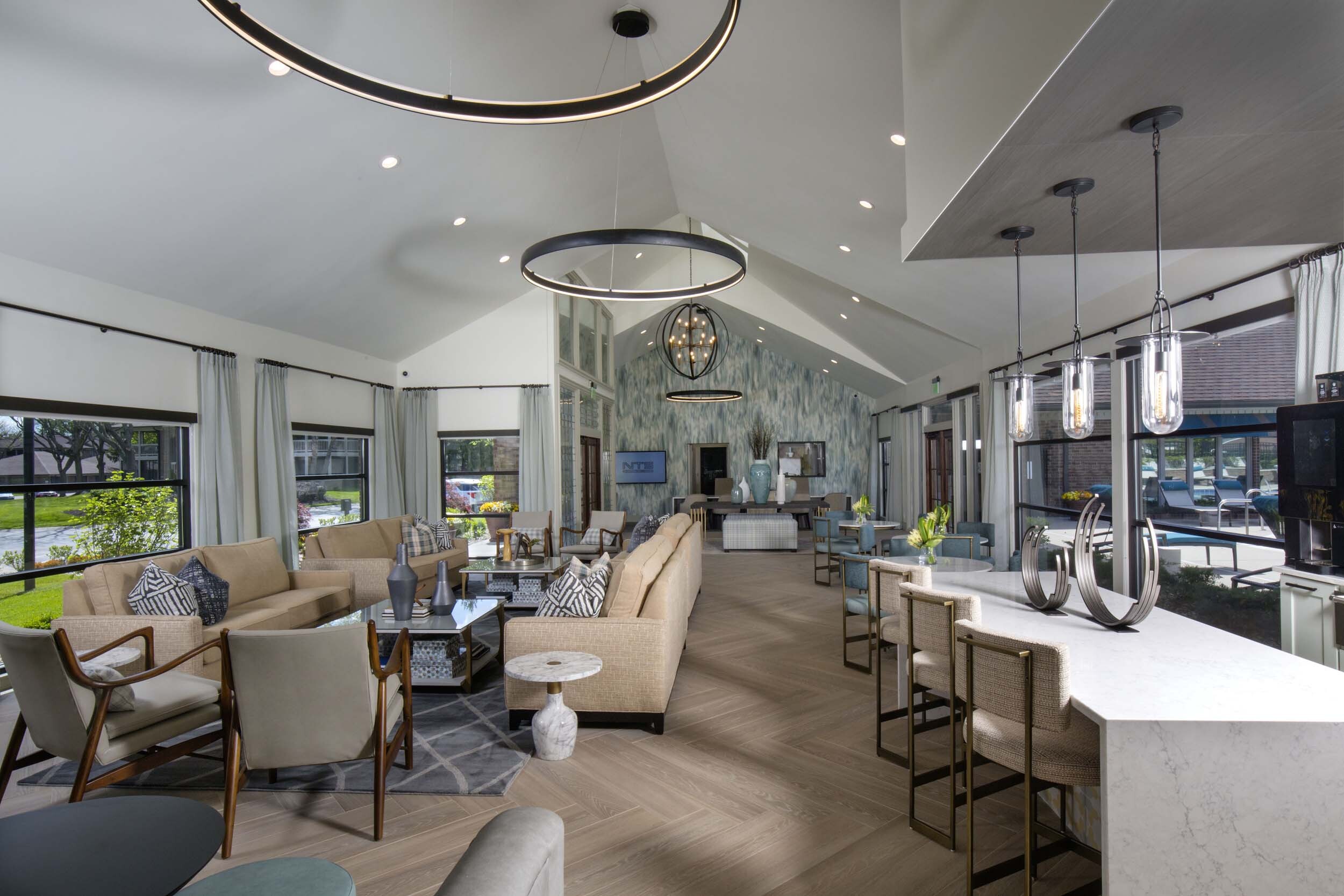 Willow Lake Apartments and Townhomes Image 8