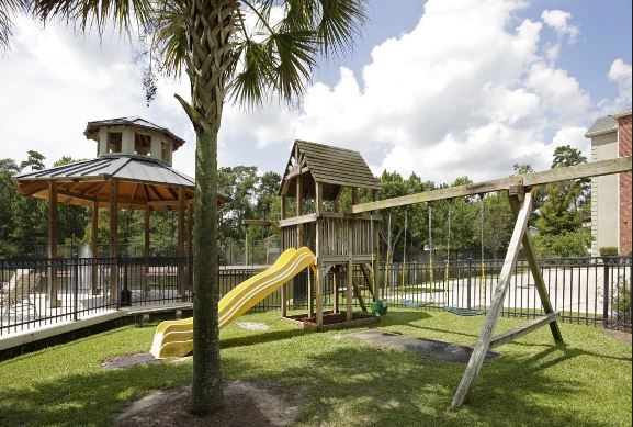 Mandeville Lake Apartments Image 20