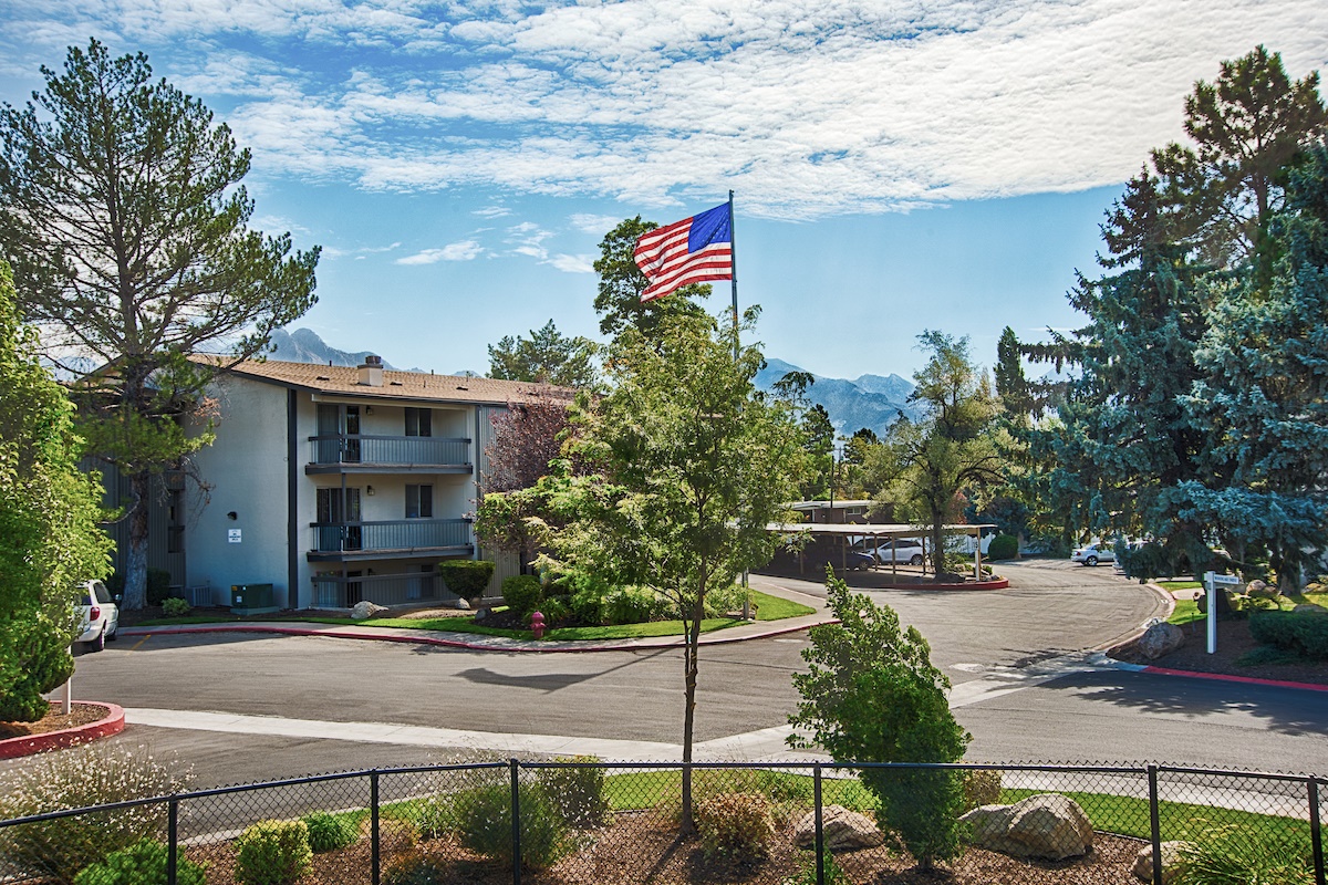 Country Lake Image 19