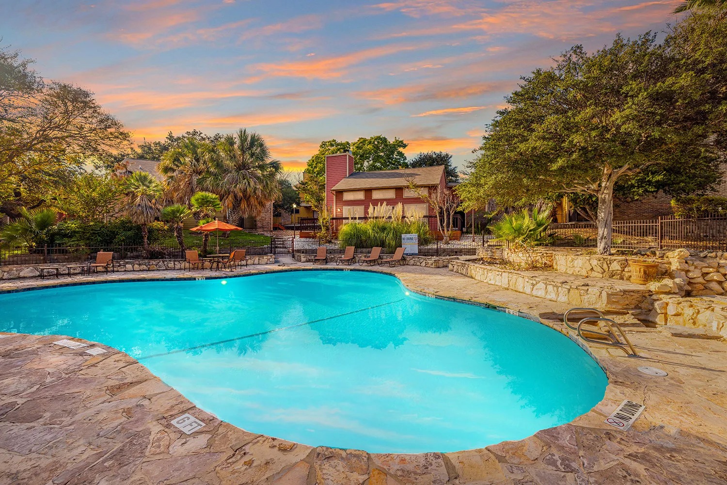 Mission at Medical Apartments Image 5