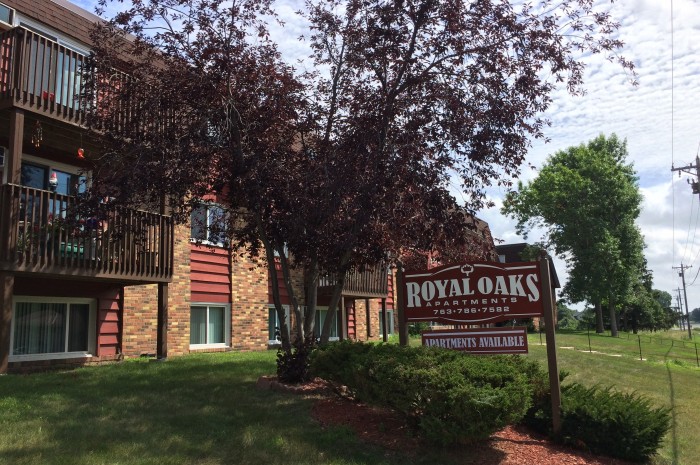 Royal Oaks Apartments Image 2