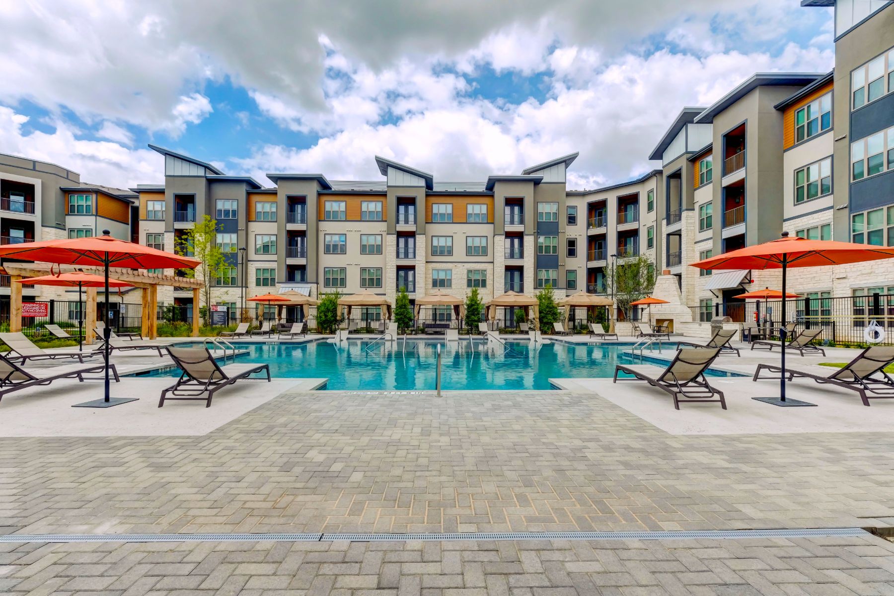 Oxly at The Merc Image 13