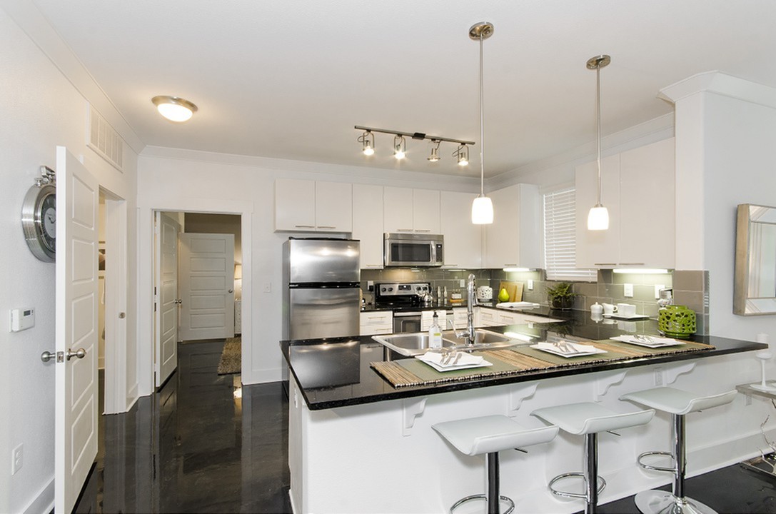 The Towers Woodland Image 16