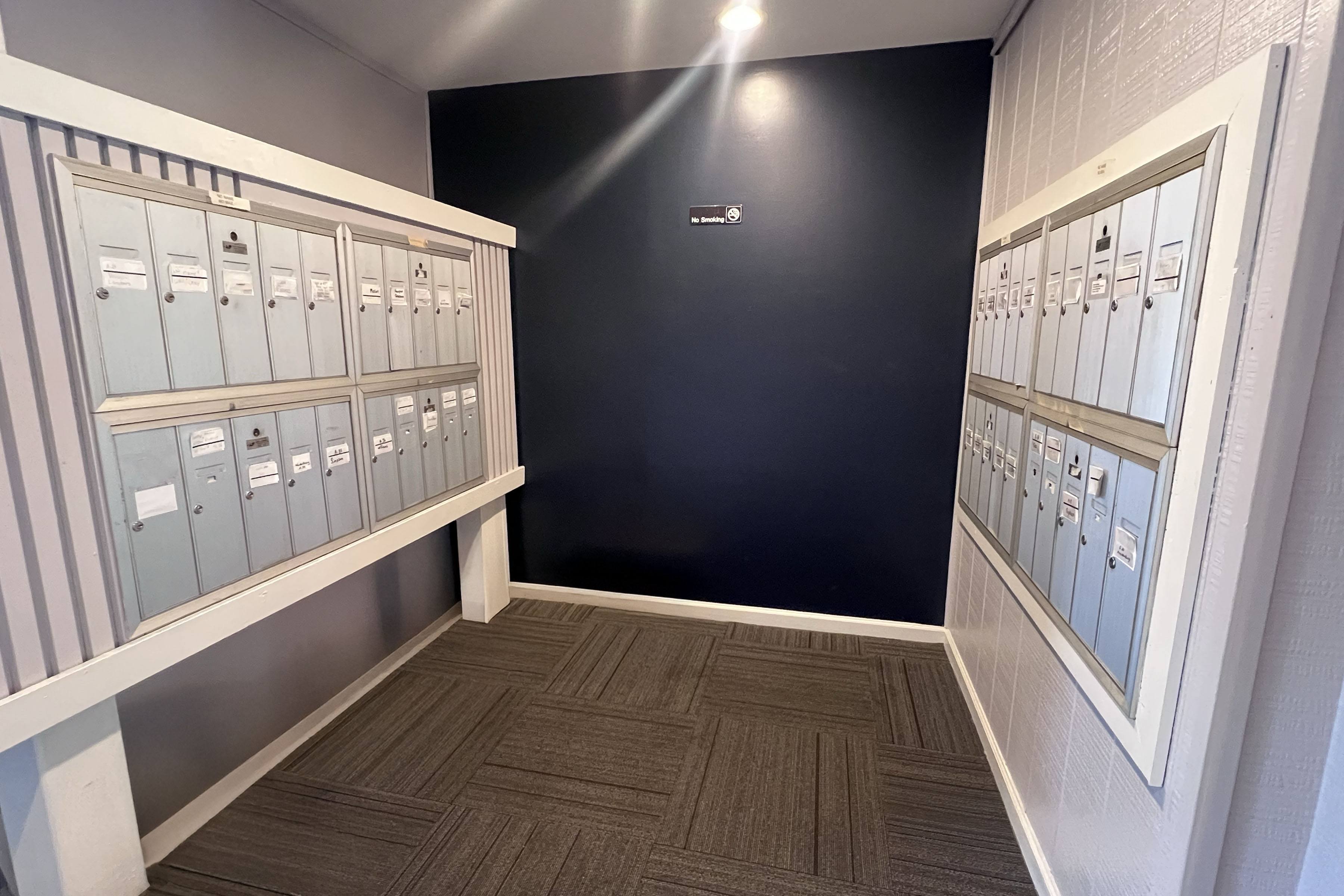 Crown Pointe Apartments Image 12