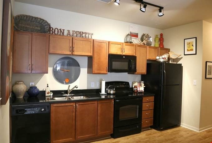 Two 21 Armstrong Image 6