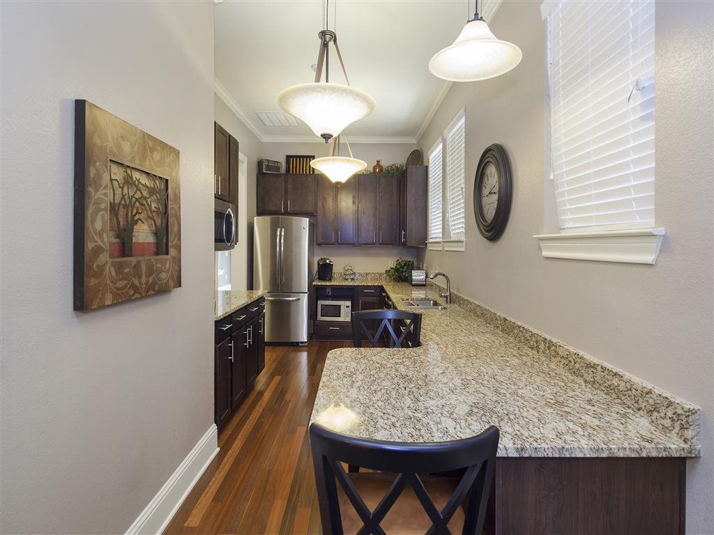 Azure Pointe Image 7