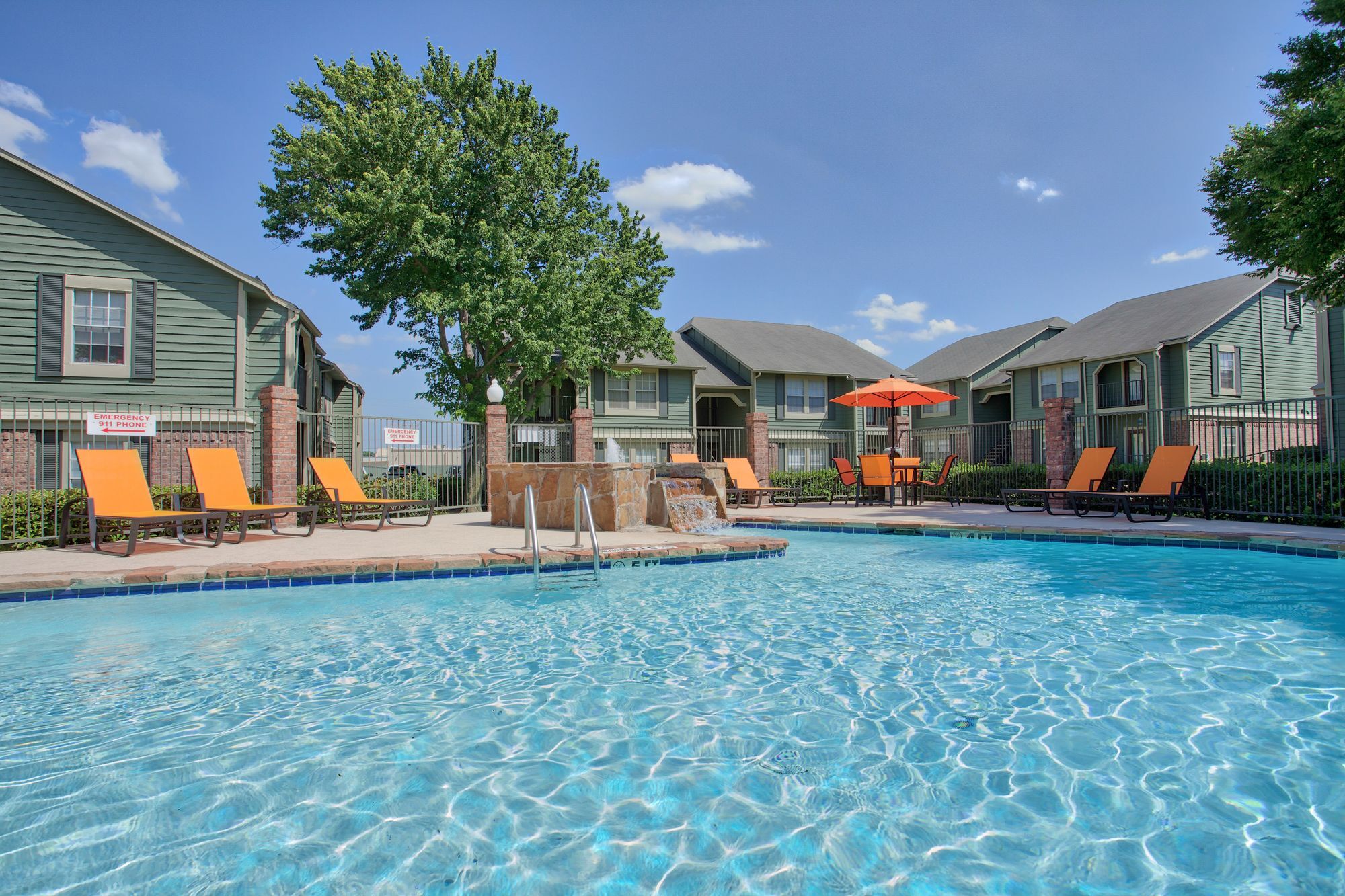 Arbors Of Burleson Image 2