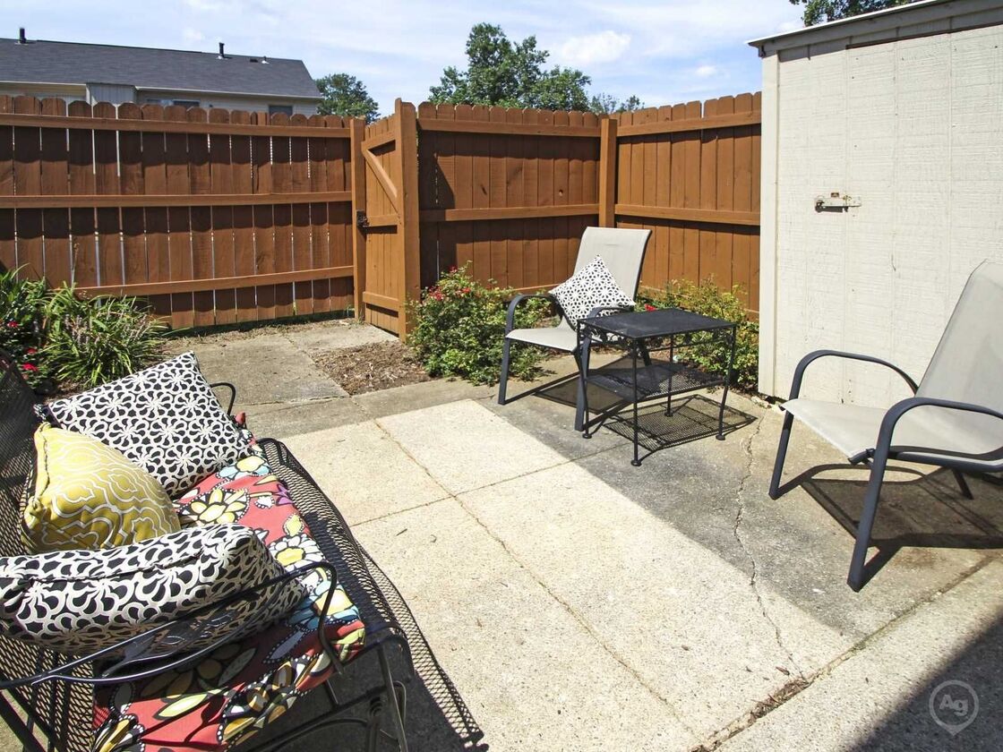 Charlestown of Douglass Hills Apartments Image 8