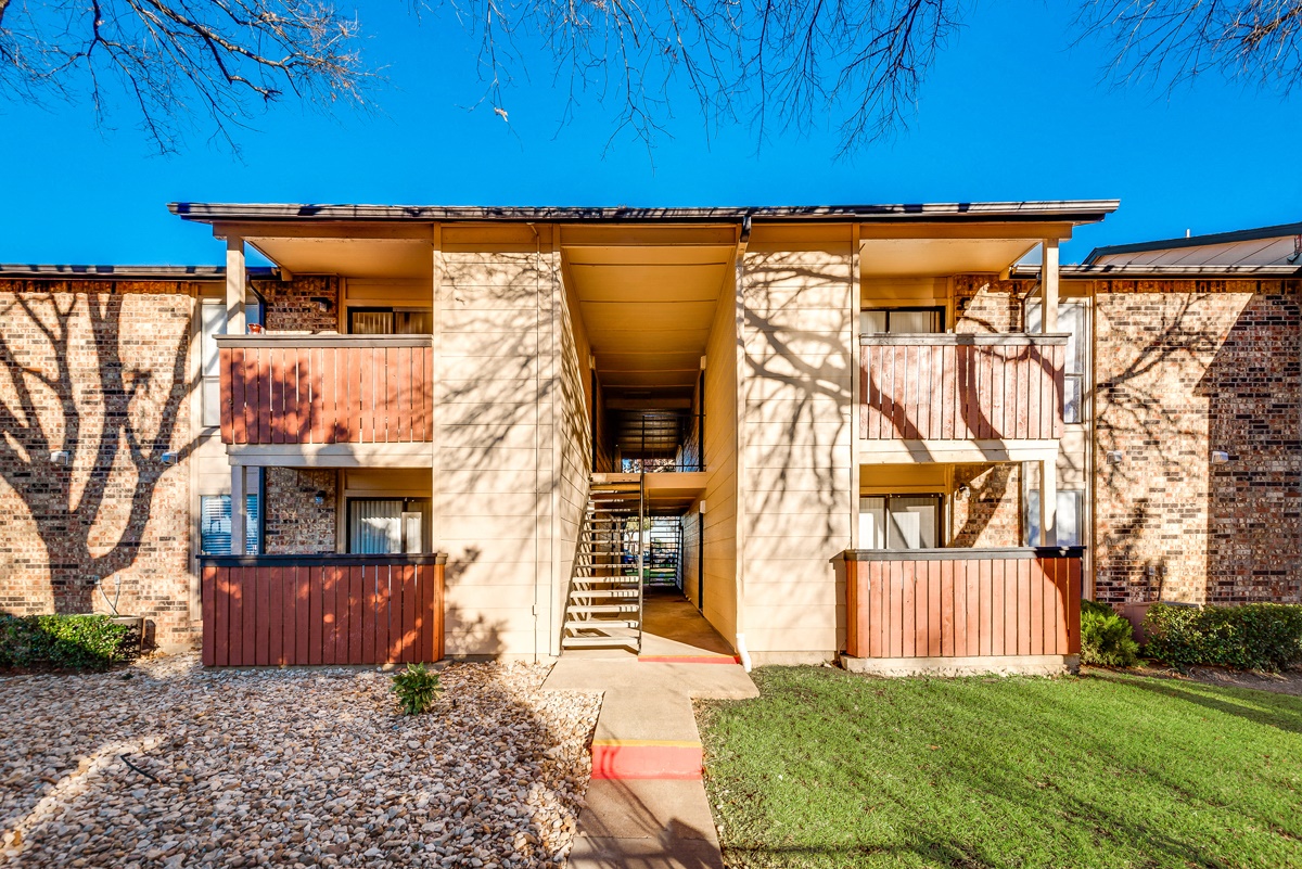 The Park at Wintergreen Apartments | DeSoto, TX | Exterior