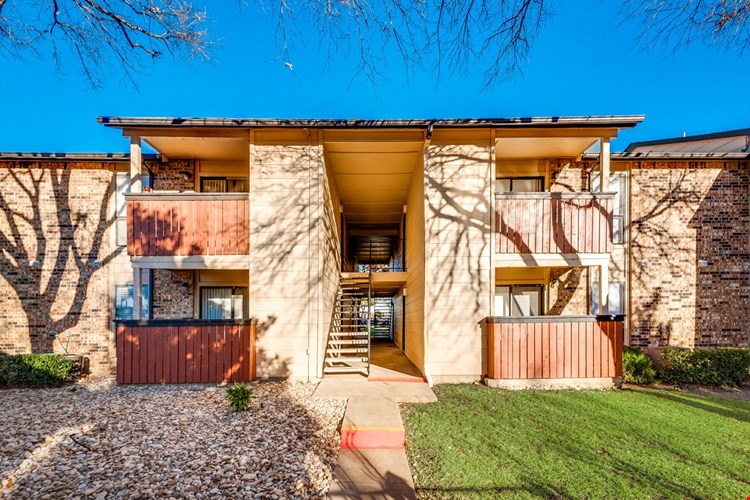 The Park at Wintergreen Apartments | DeSoto, TX | Exterior