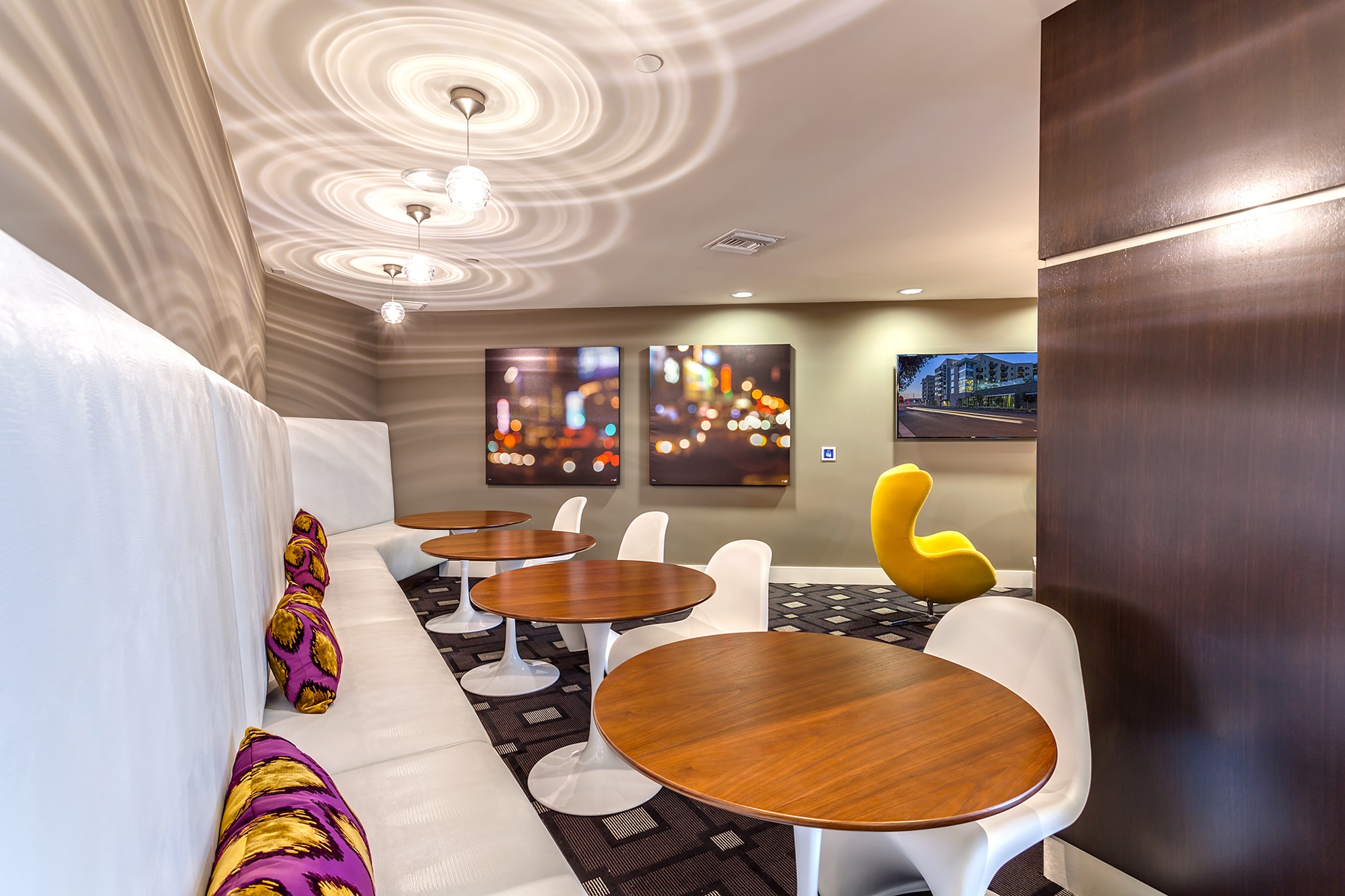 Camden Glendale Image 37