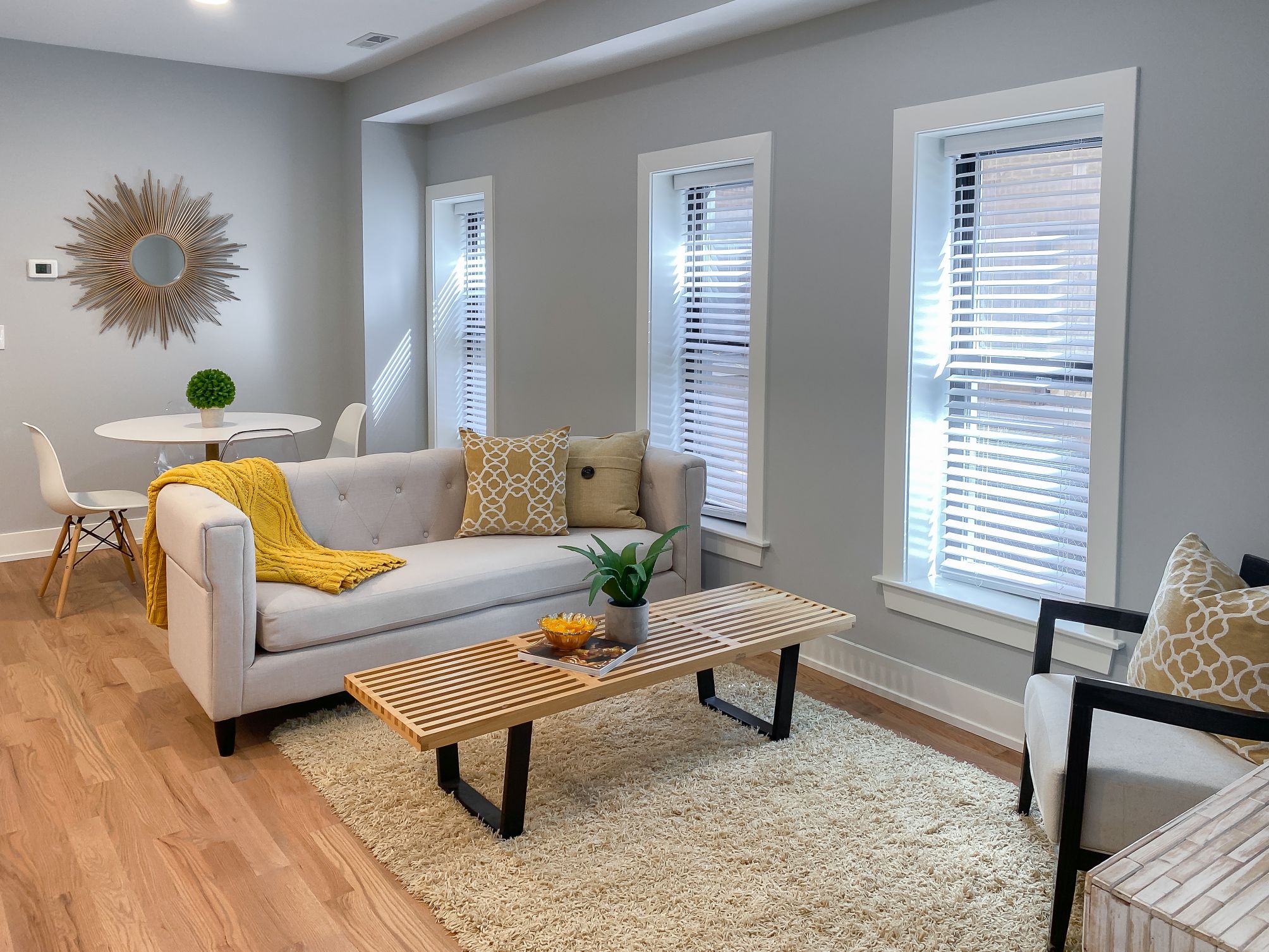 354-58 W. Dickens / 2103-11 N. Sedgwick Image 2