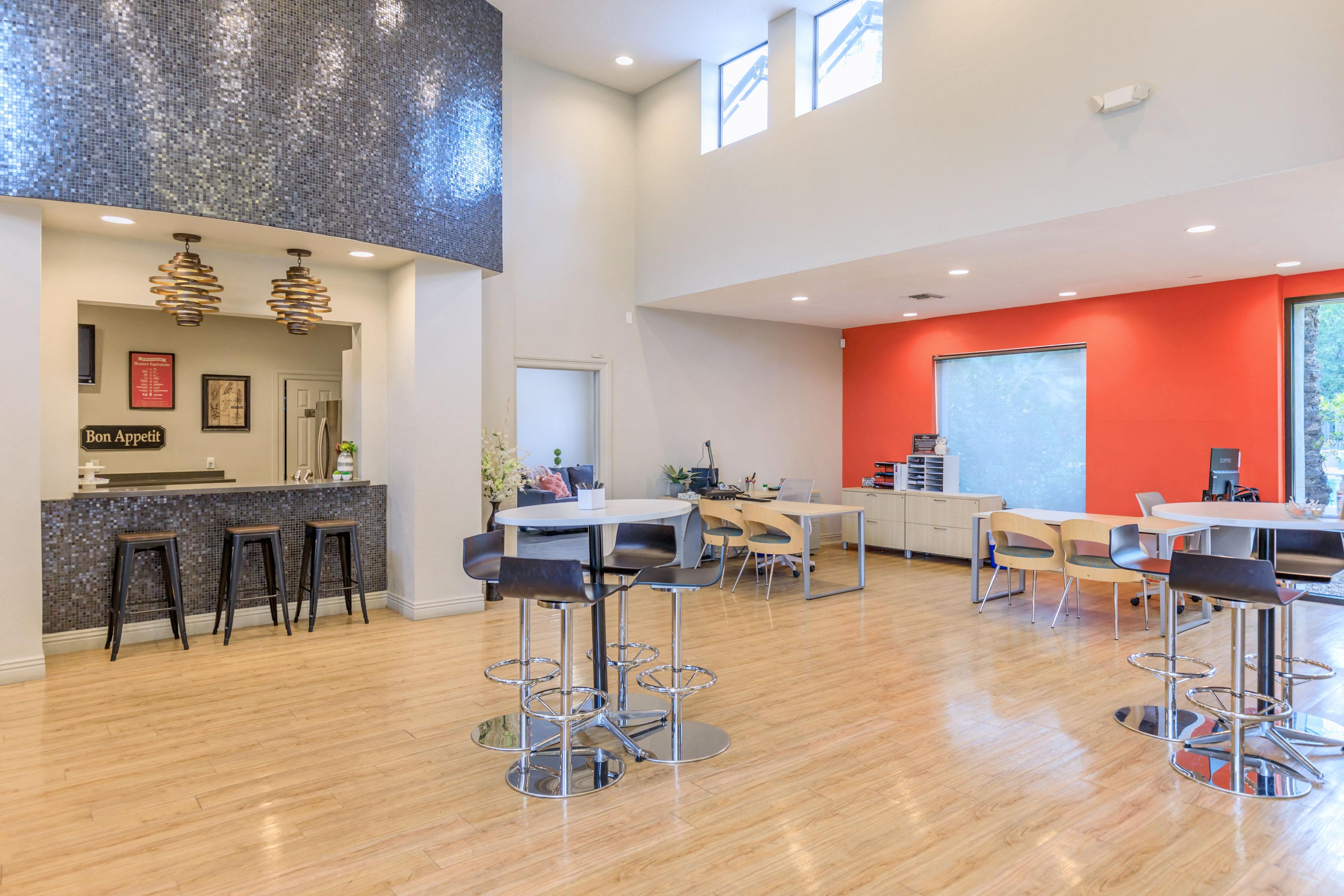 Riverwalk Luxury Apartments Image 22