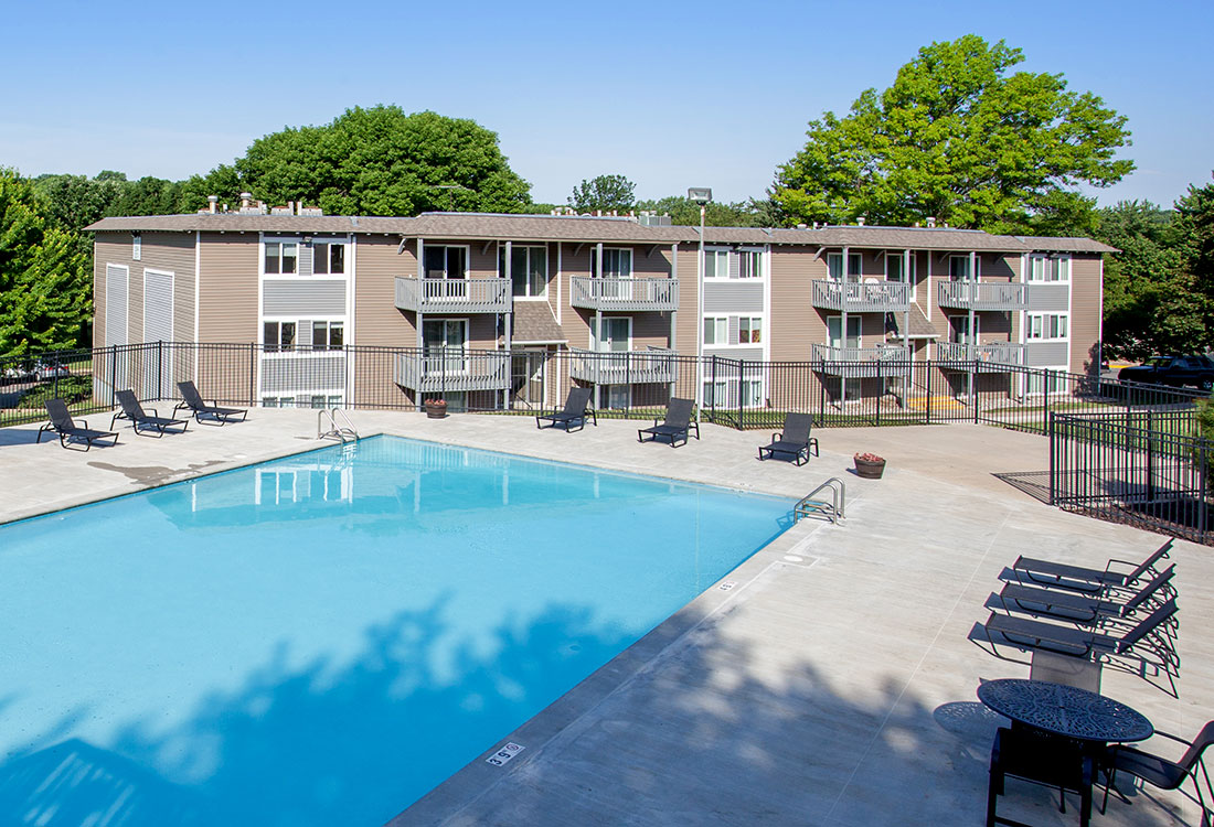 Royalwood Apartments Image 1