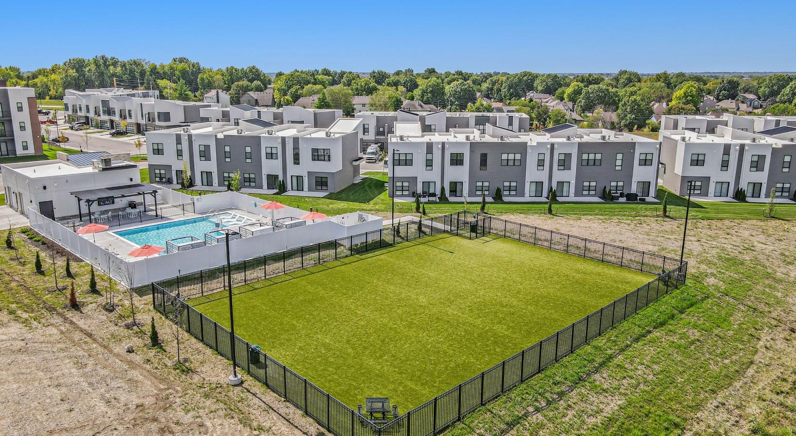 Vanguard Villas Image 5