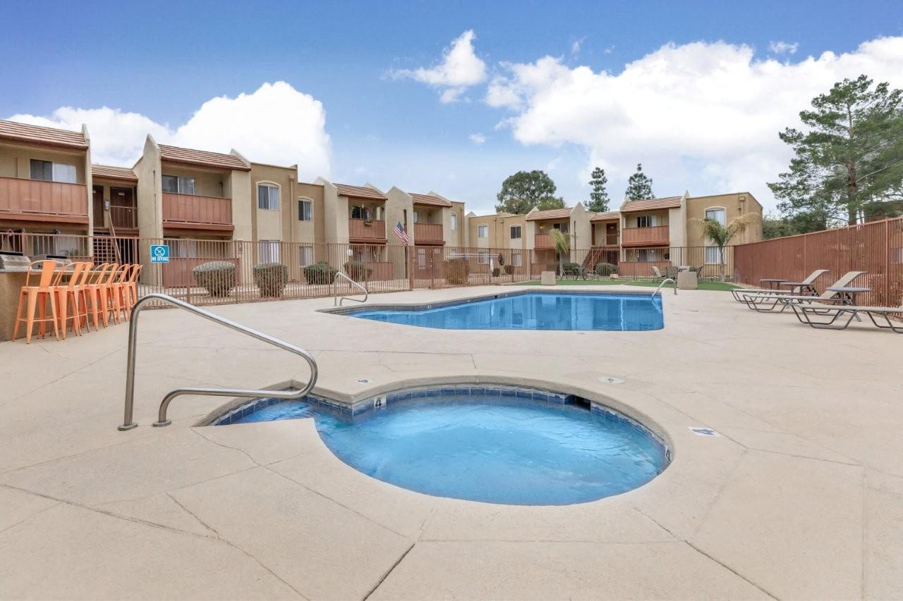 Fox Point Apartments Image 15