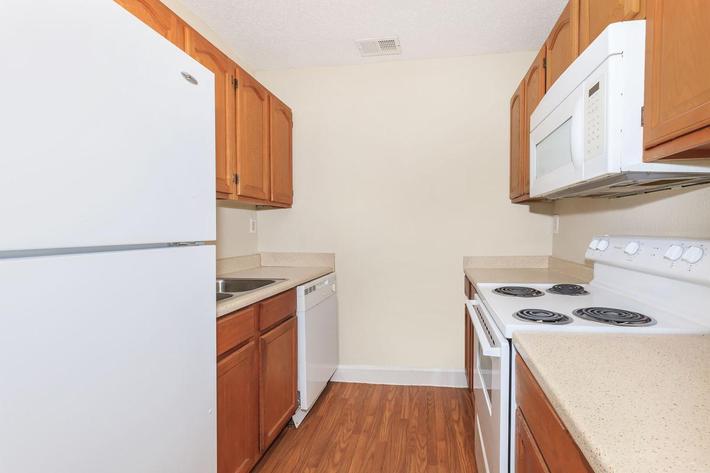 Riverview Apartments Image 8