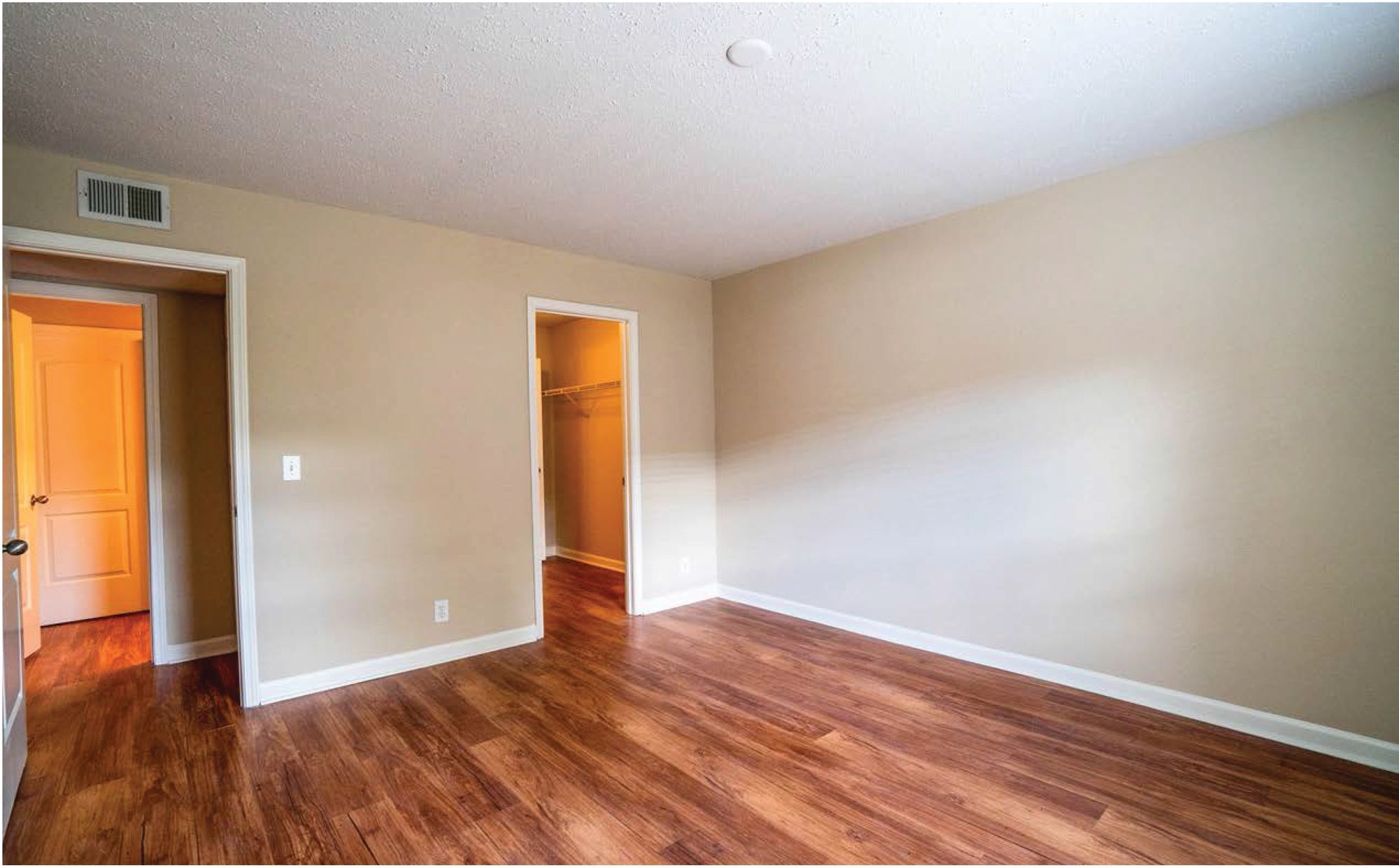 865 Bellevue Apartments Image 32