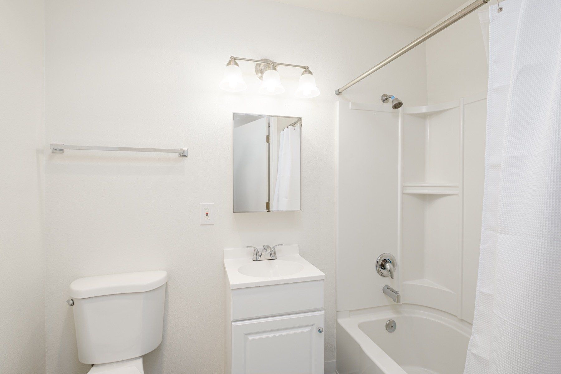 La Casa Balboa Senior Community Image 6