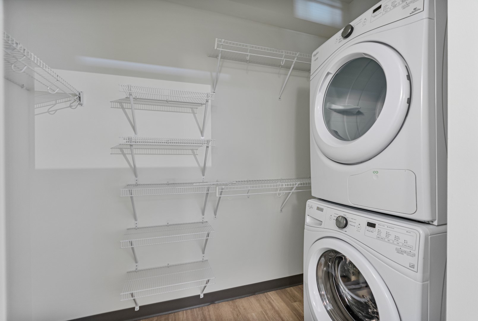 700 Central Historic Lofts & New Flats Image 7