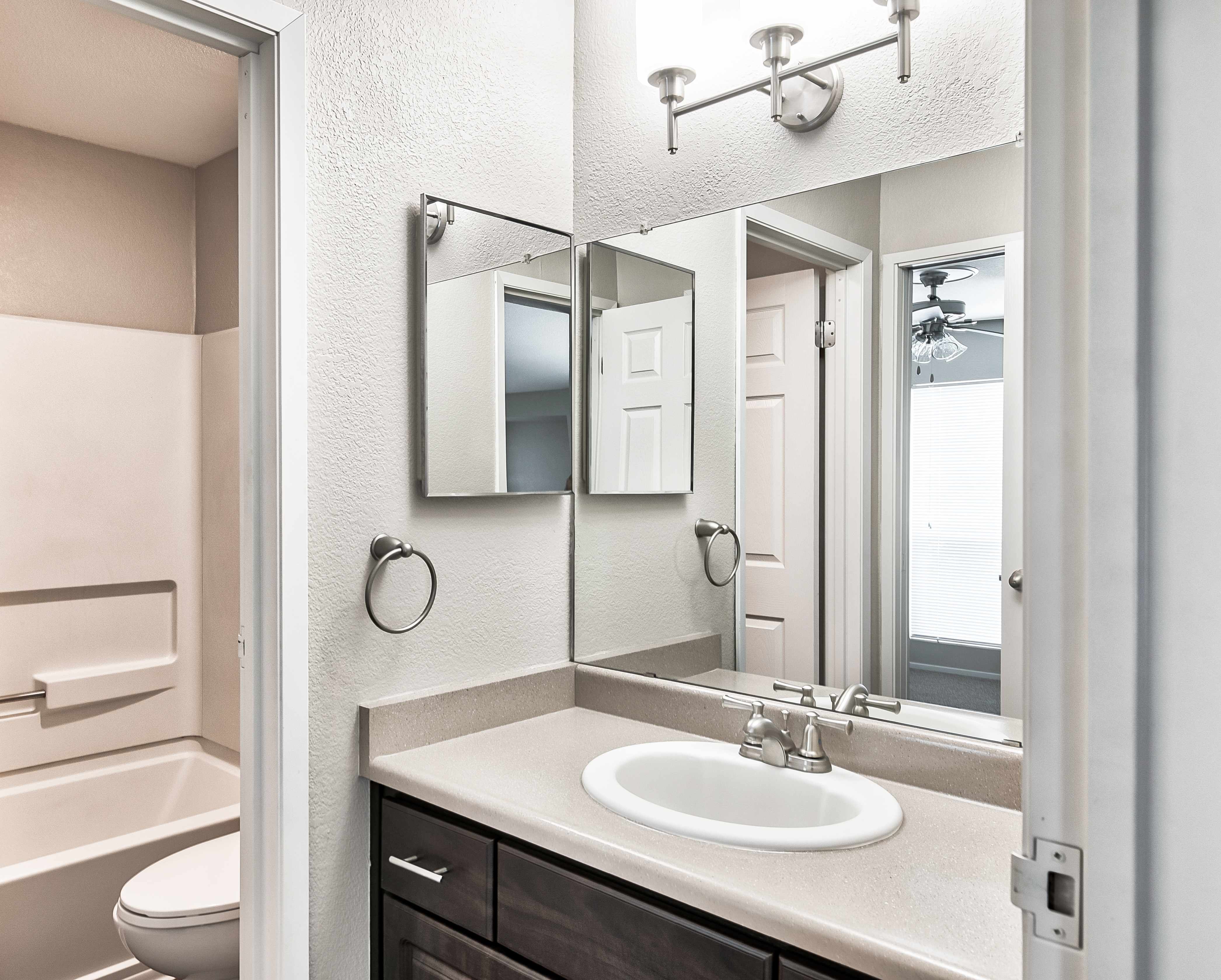 The Lodge at McCarran Ranch Apartment Homes Image 7