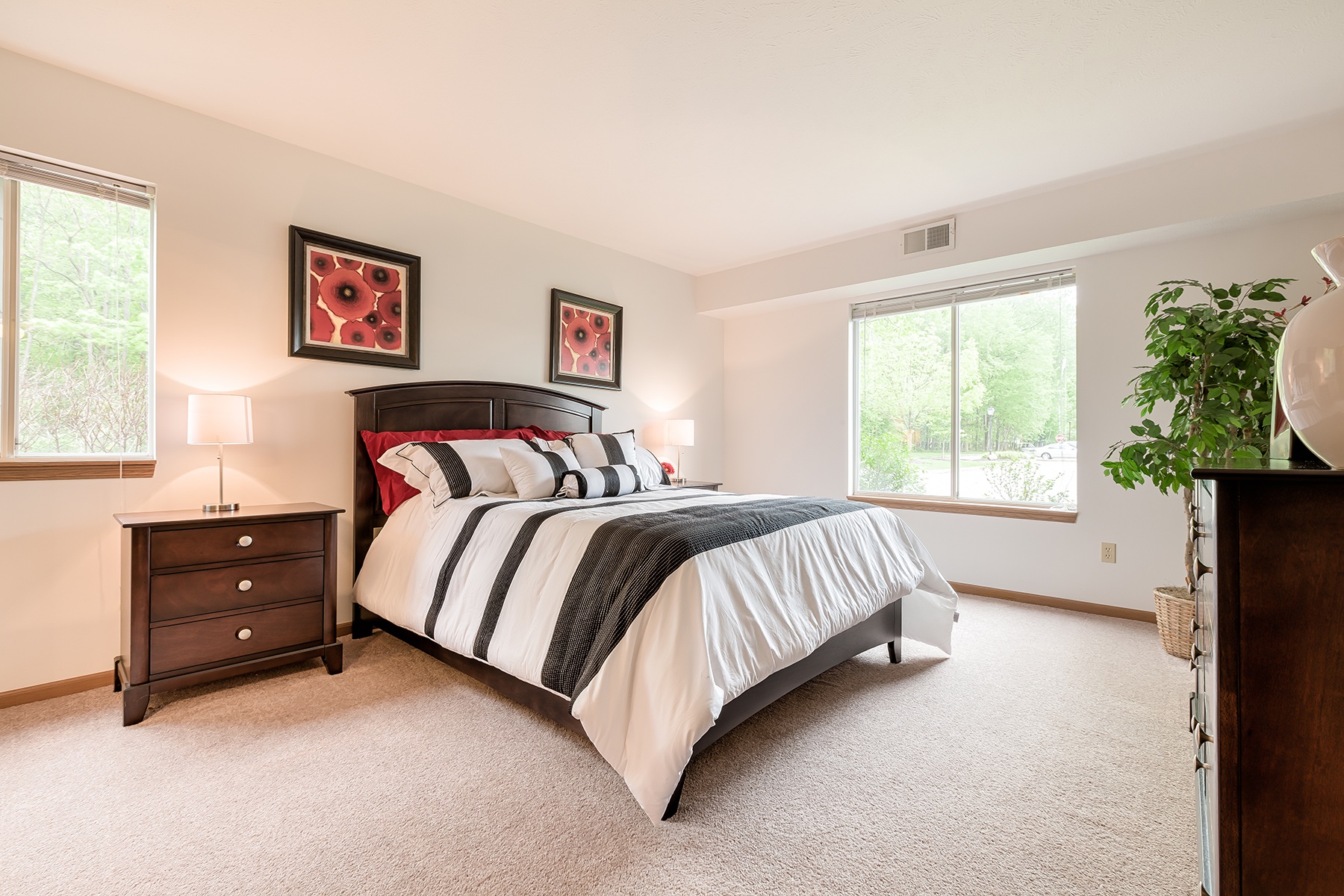 Big Creek Apartments and Townhomes Image 16