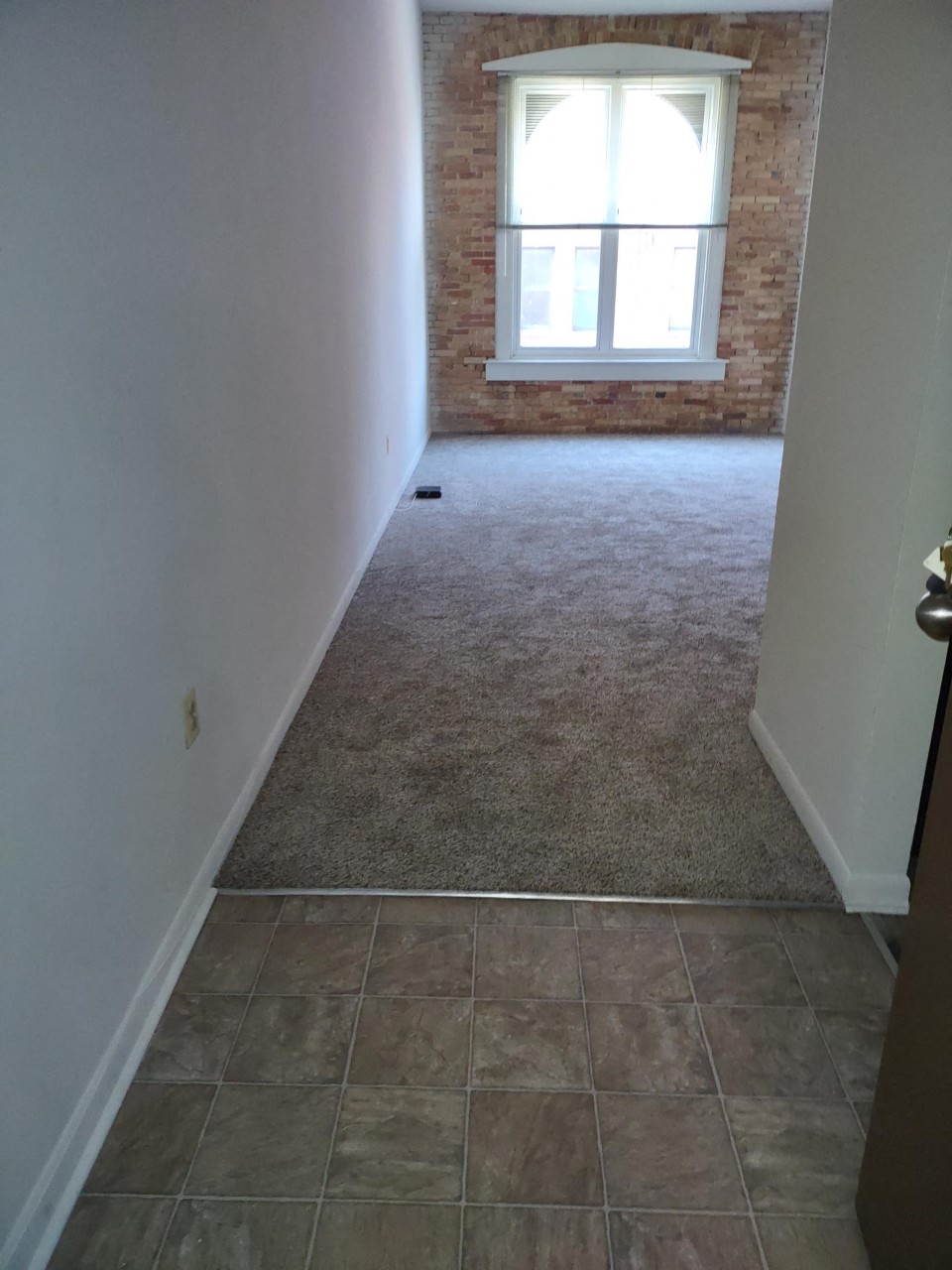 Marlboro Classic Apt & Redwood Square Image 13