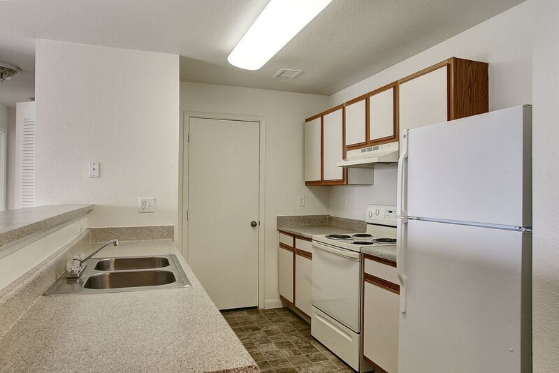 Sterling Park Apartments Image 14