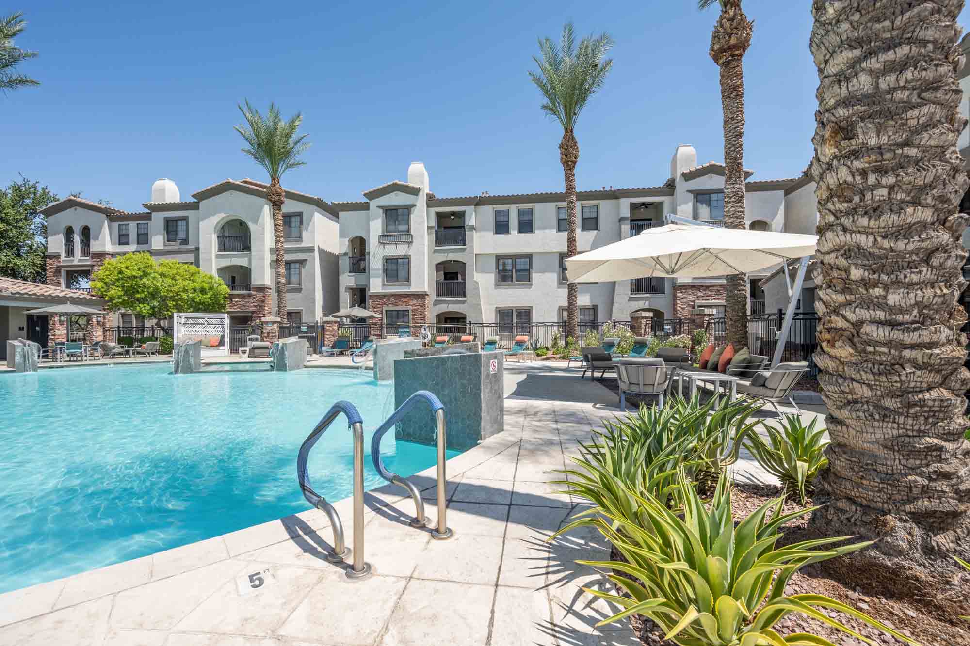 Zone Luxe, Glendale, AZ, Resort-Style Pool