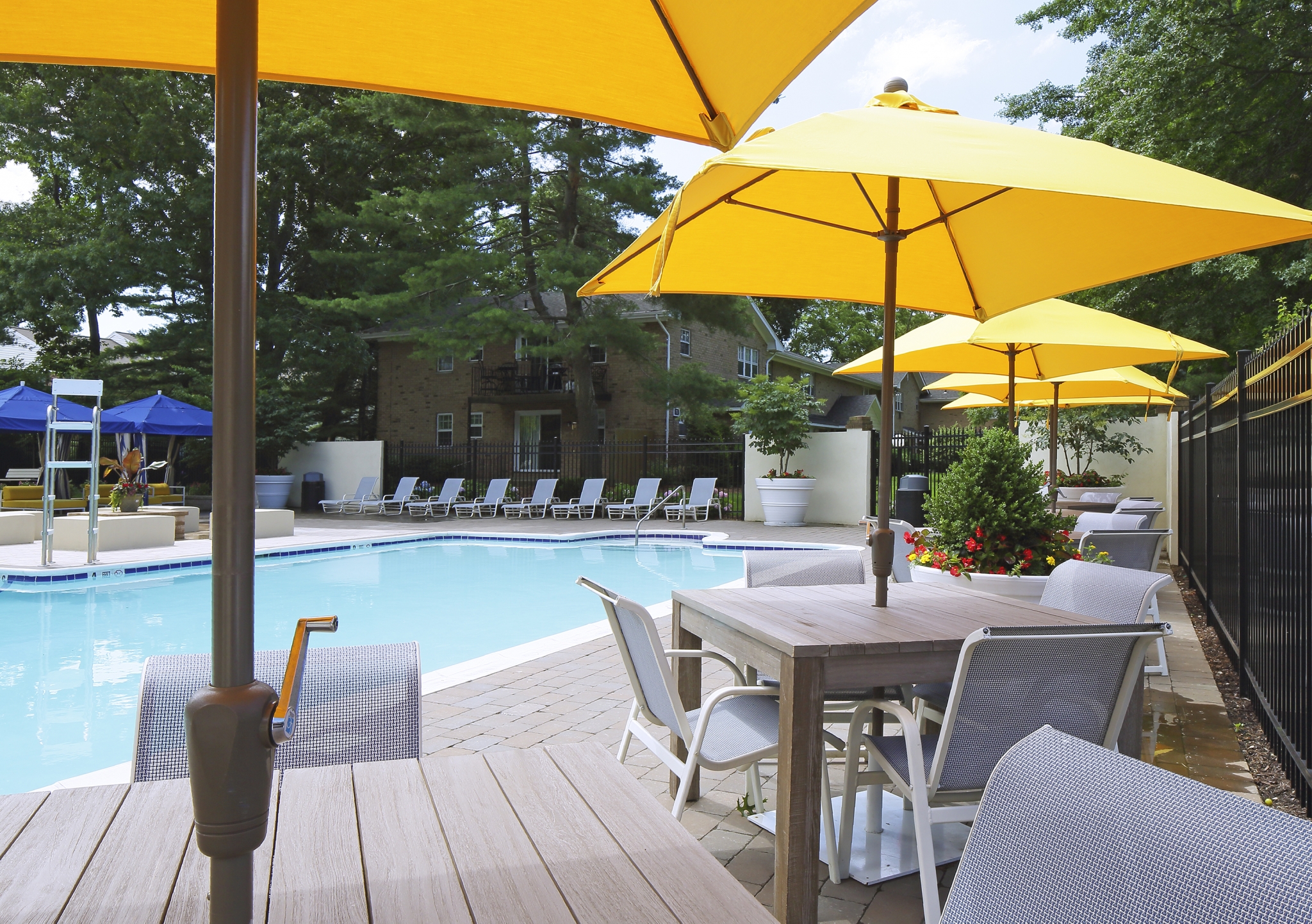 Fairfield Townhouses at Massapequa Image 2