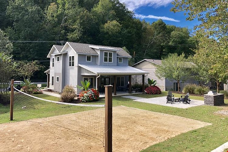 Northshore Village Image 8