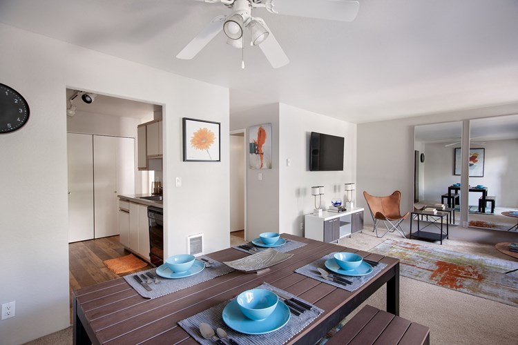 Clermont Apartments | Dining Room