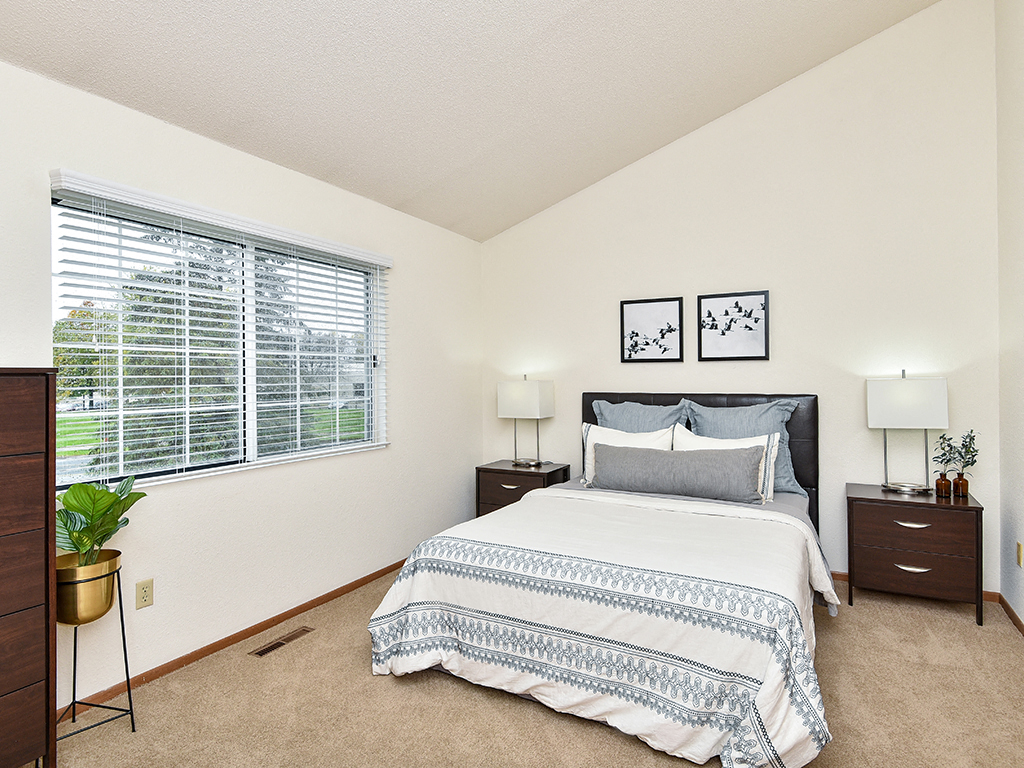 Birch Lake Townhomes Image 24