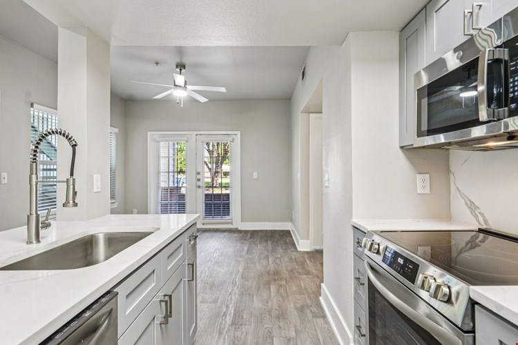 Larkin Apartment Homes Image 88