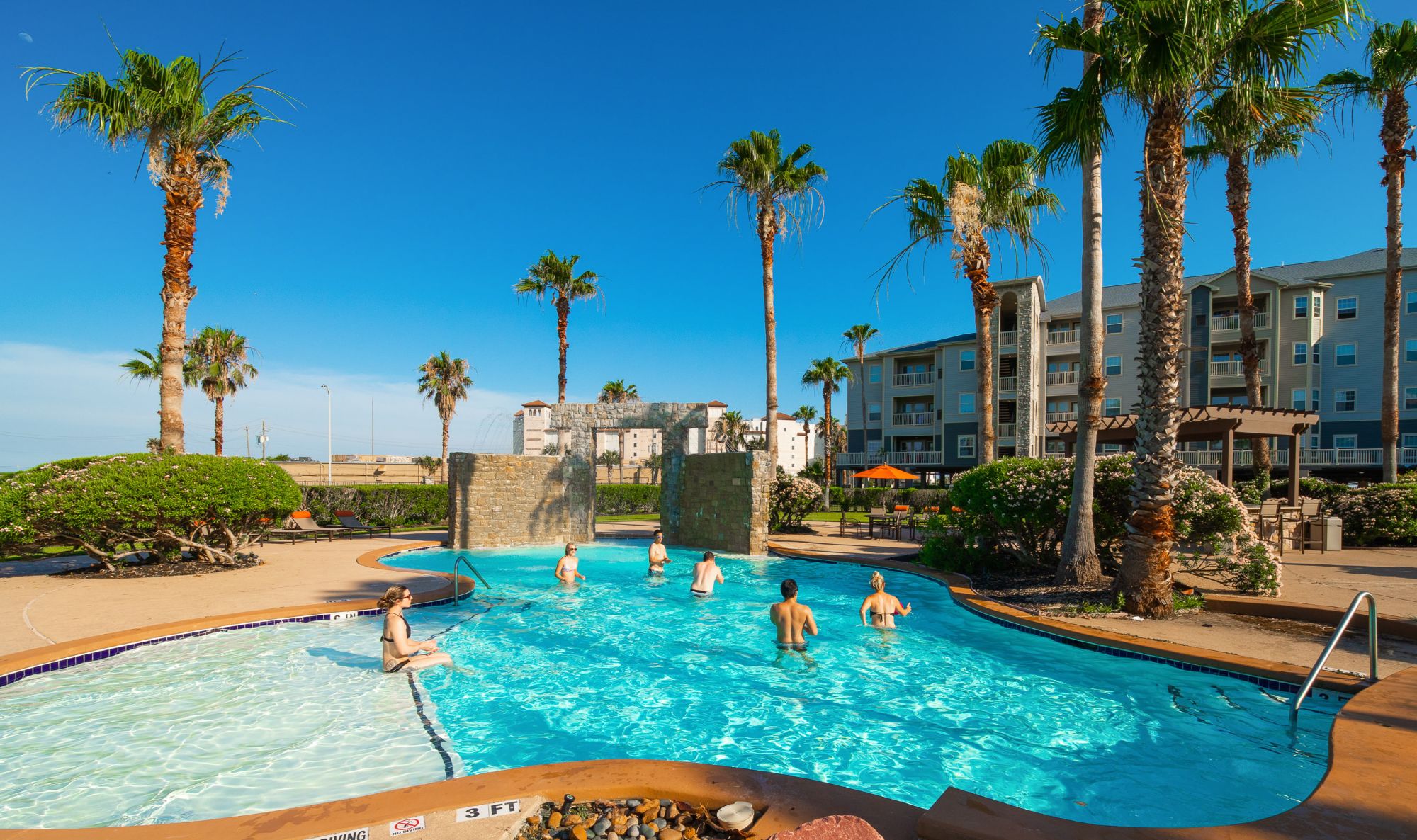 The Club of the Isle Image 6