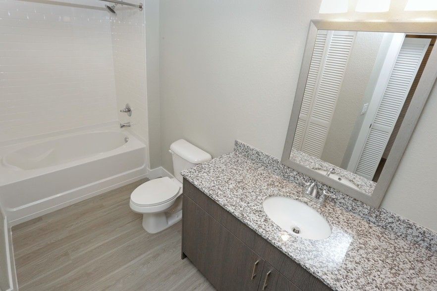 One Bedroom unfurnished master bathroom