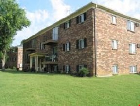 Falcon Crest Apartments Image 1