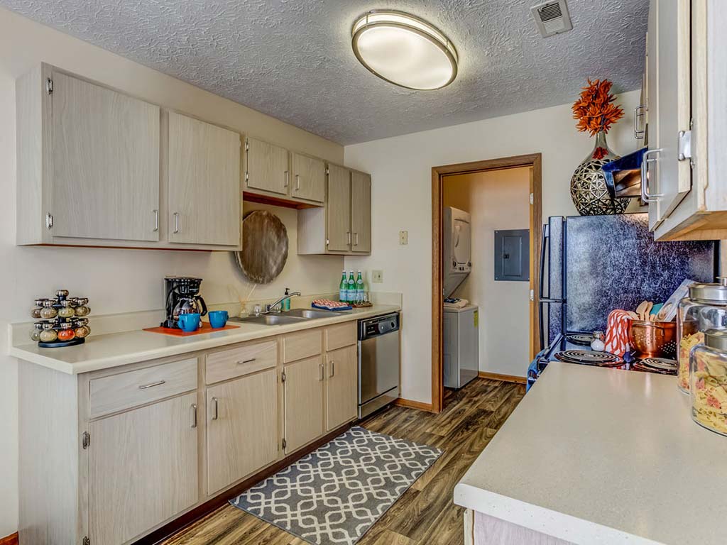 Heathermoor and Bedford Commons Apartments Image 8