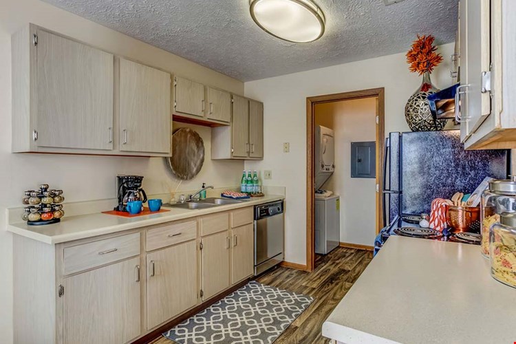 Heathermoor and Bedford Commons Apartments Image 8