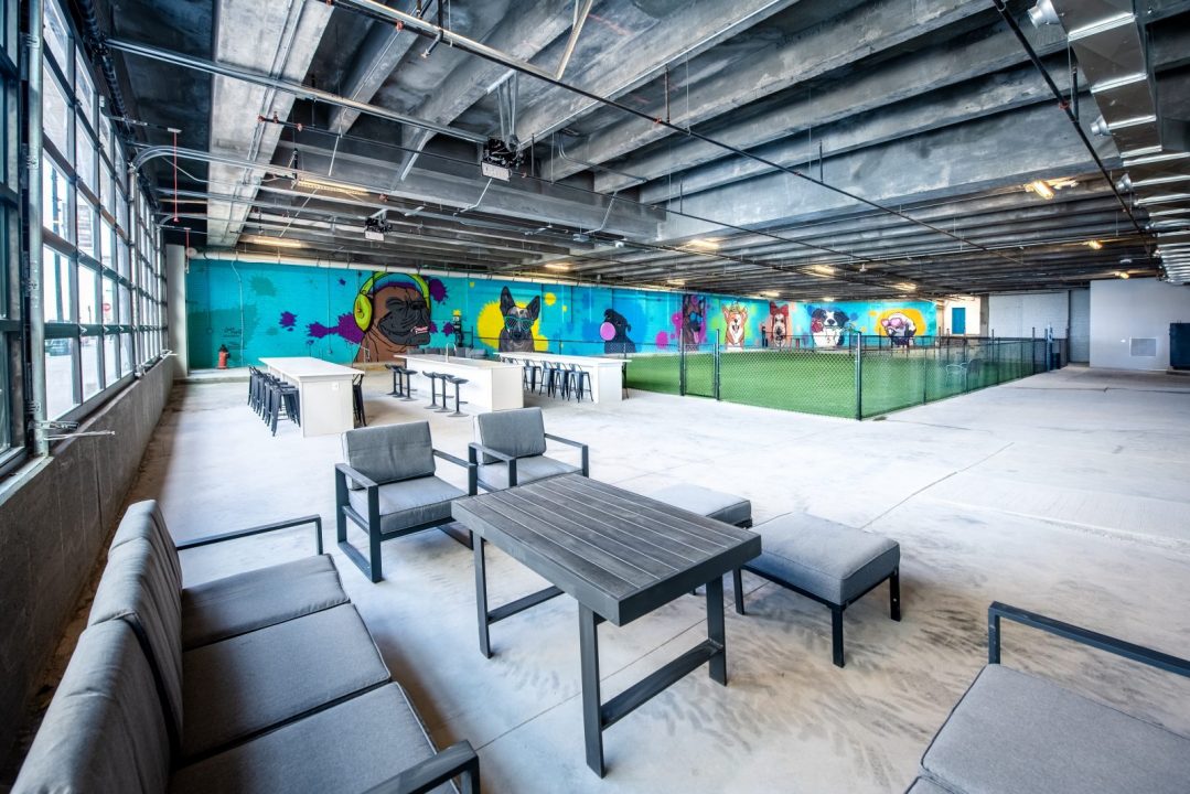 Pickwick Plaza Image 2