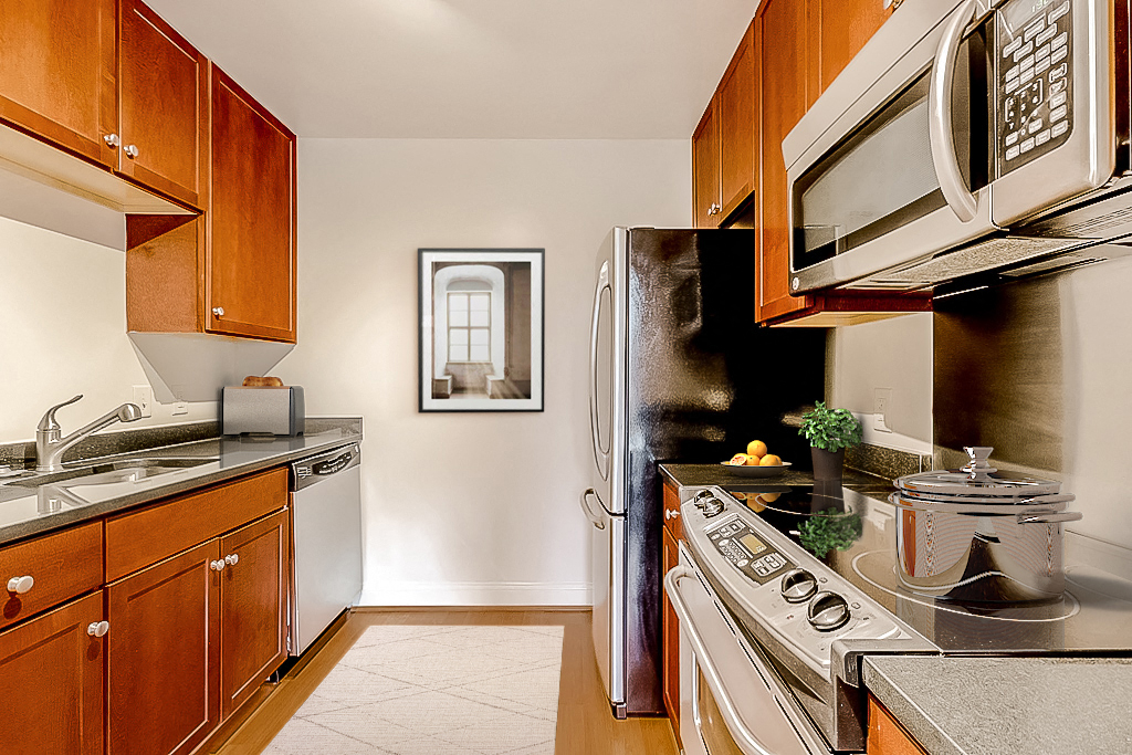 The Apartments at Charles Plaza Image 18