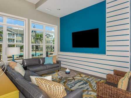 Aura at 4th Image 16