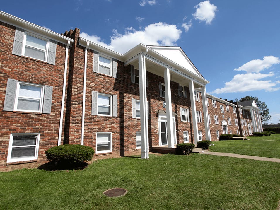 Williamsburg Way Image 1