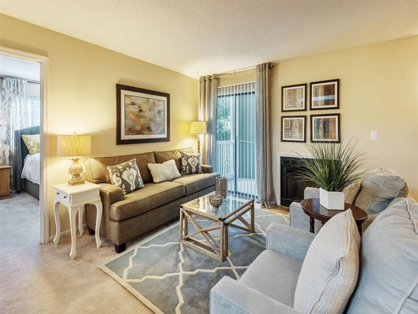 1900 Rosemont Image 8