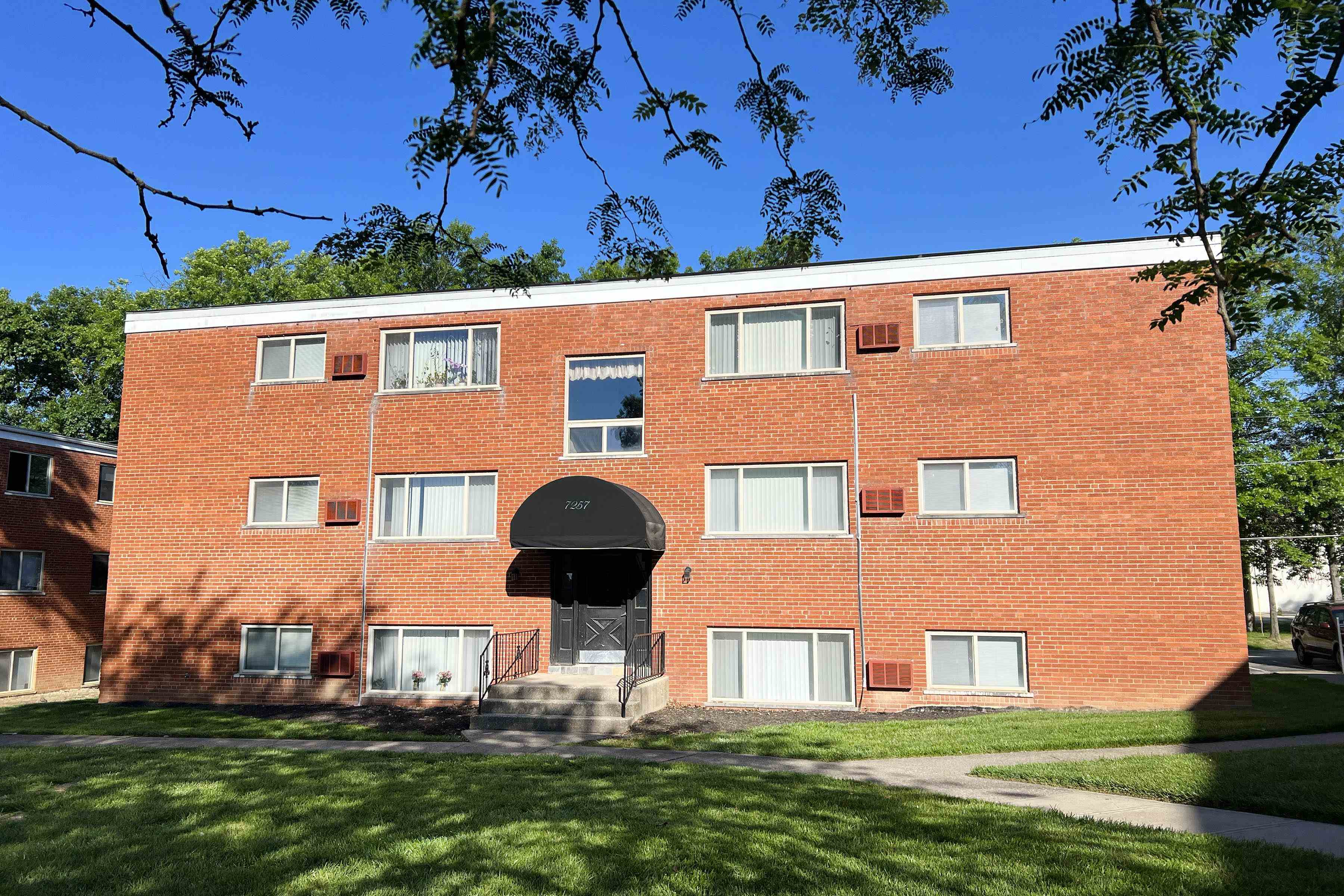 Crown Court Apartments Image 4