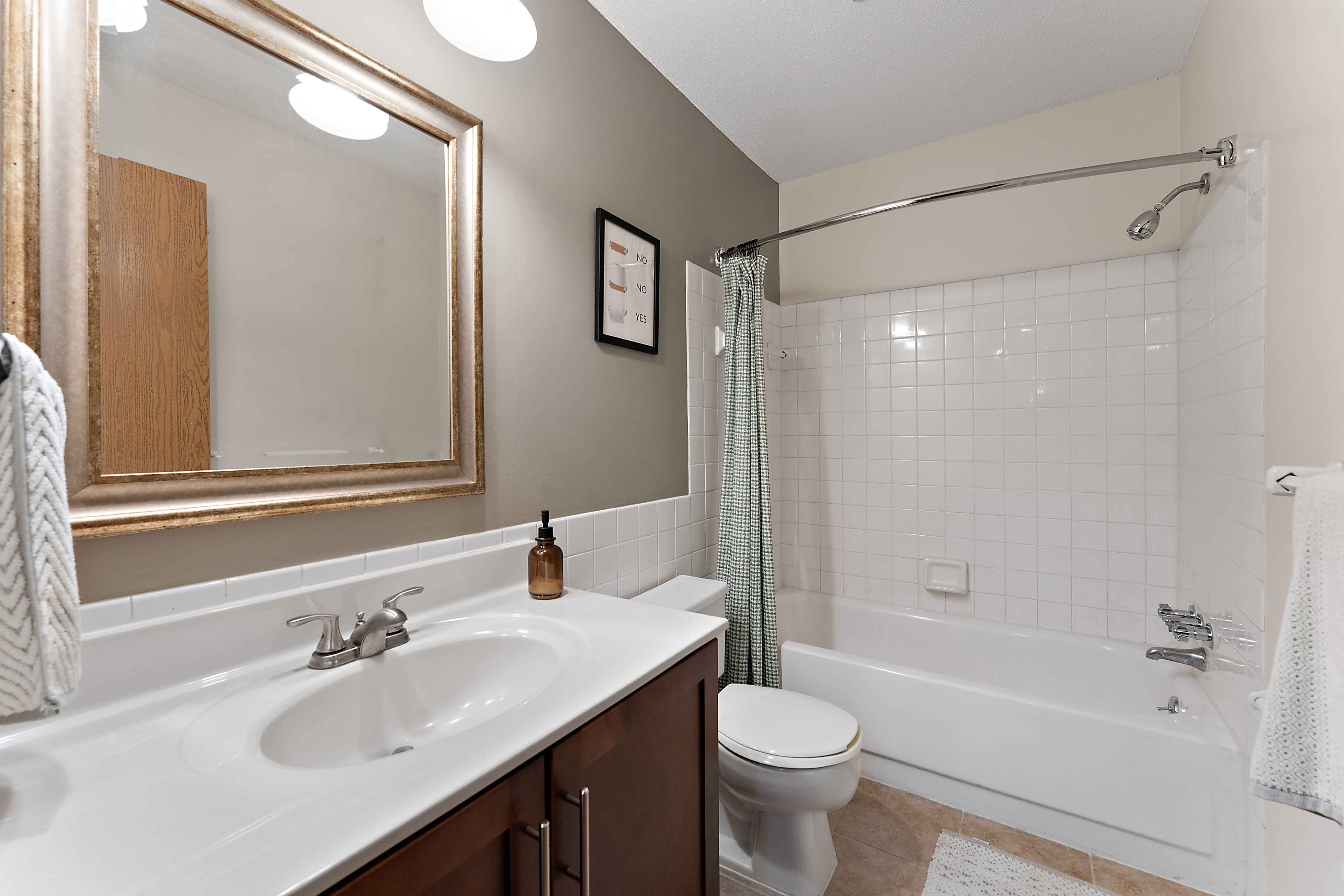 Lancaster Village Apartments Image 24