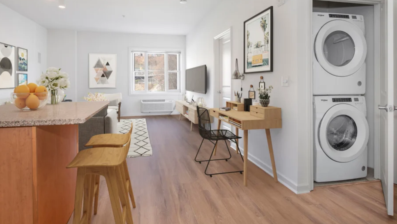 55 Riverwalk Place Image 7