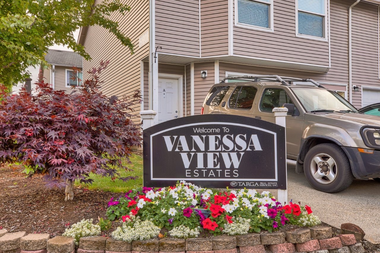 Vanessa View Townhomes Image 11