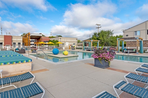 Village Club of Rochester Hills Image 2